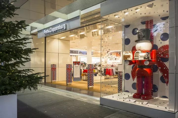 Julkampanj av Peek & Cloppenburg, Düsseldorf – Tyskland